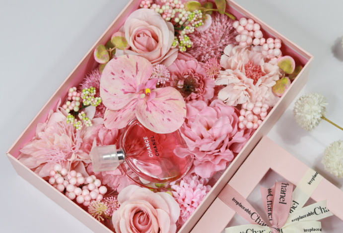 WinnyFlower - Enchanting Silk Flower Gift Boxes: Blooms of Elegance